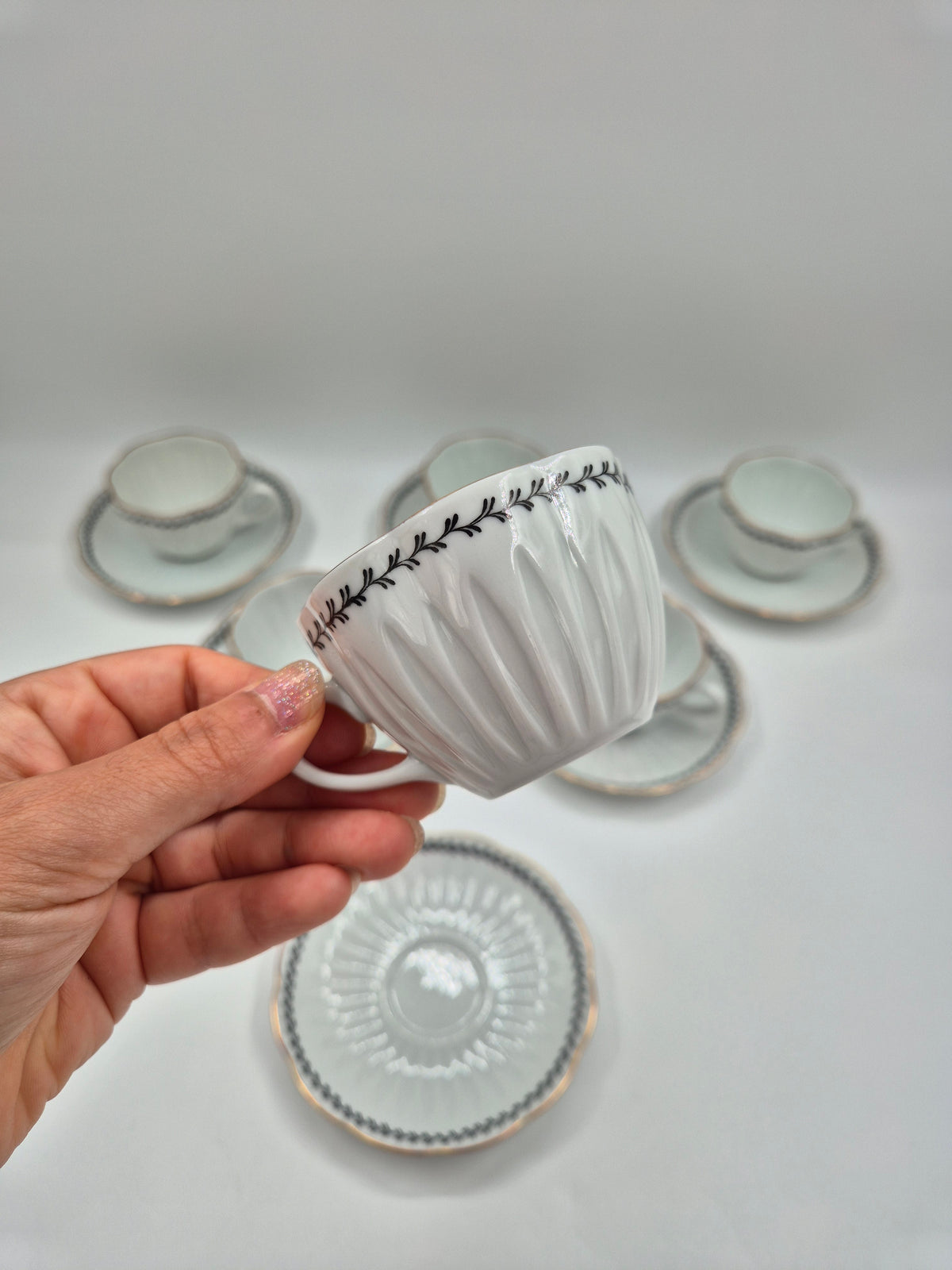 Set of 5 Vintage Arabia Varpu BB Coffee Cup and Saucer, Raija Uosikkinen & Ulla Procopé, Finland 1954–1970