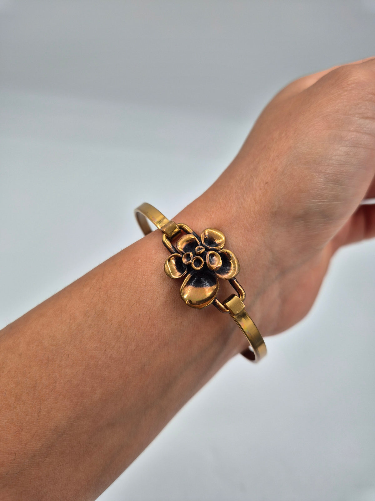 Hannu Ikonen Reindeer Moss Bronze Bangle, Valo-Koru Finland, Brutalist 1970s Cuff