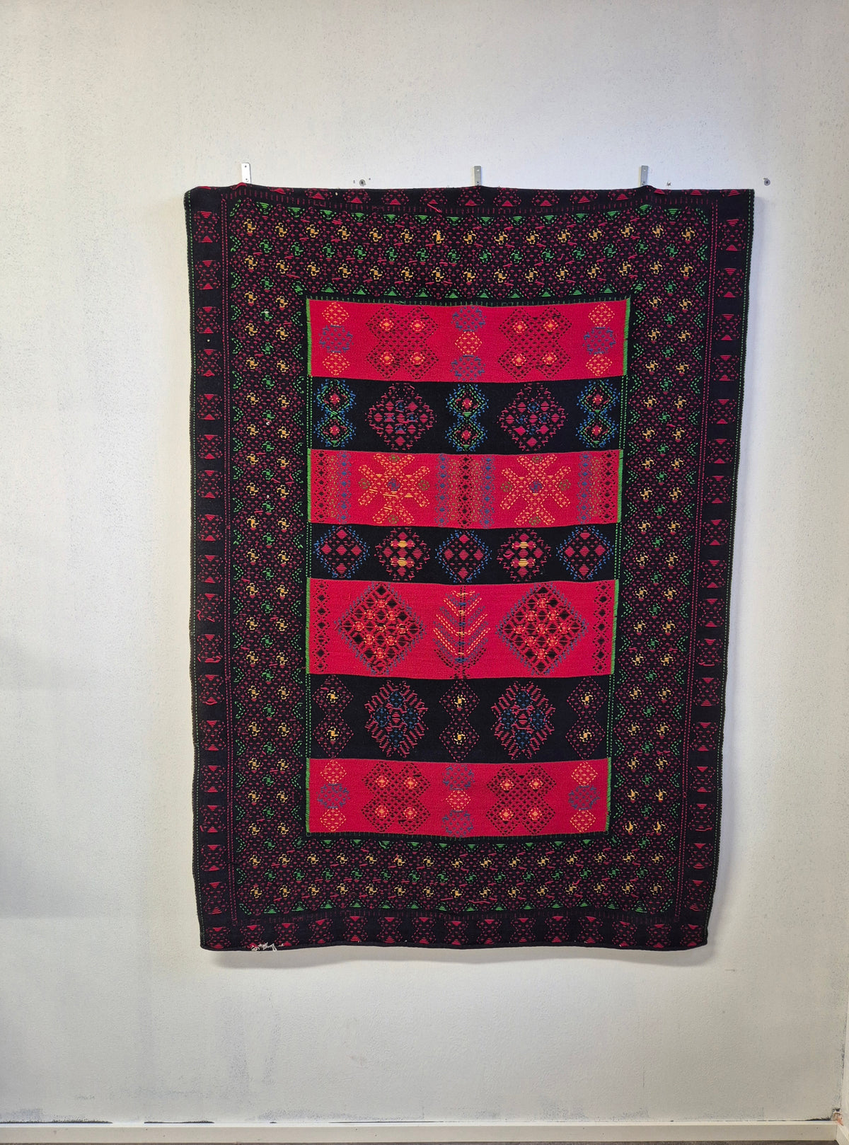 Karjalainen Finnish Ryijy Wall Rug 118 x 168 cm, Red and Black Geometric Nordic Textile, Traditional Woven Wall Hanging