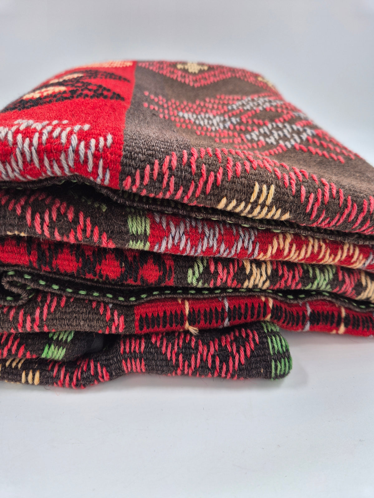 Karjalainen Finnish Ryijy Wall Rug 118 x 168 cm, Red and Black Geometric Nordic Textile, Traditional Woven Wall Hanging