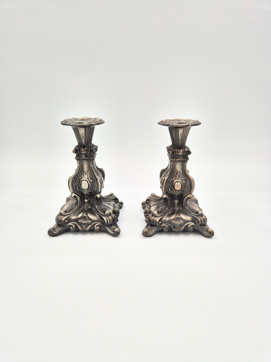 Pair of Vintage Baroque Style Candlesticks – Ornate Metal – 18 cm – Patinated