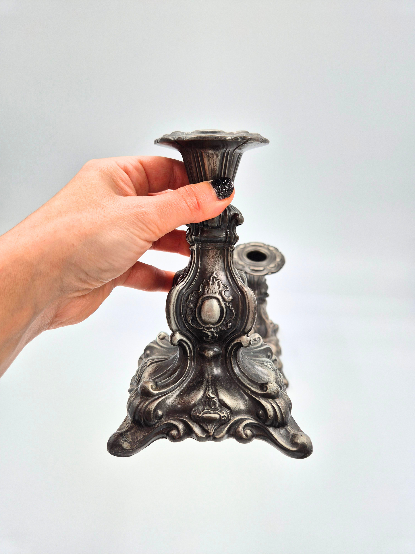 Pair of Vintage Baroque Style Candlesticks – Ornate Metal – 18 cm – Patinated