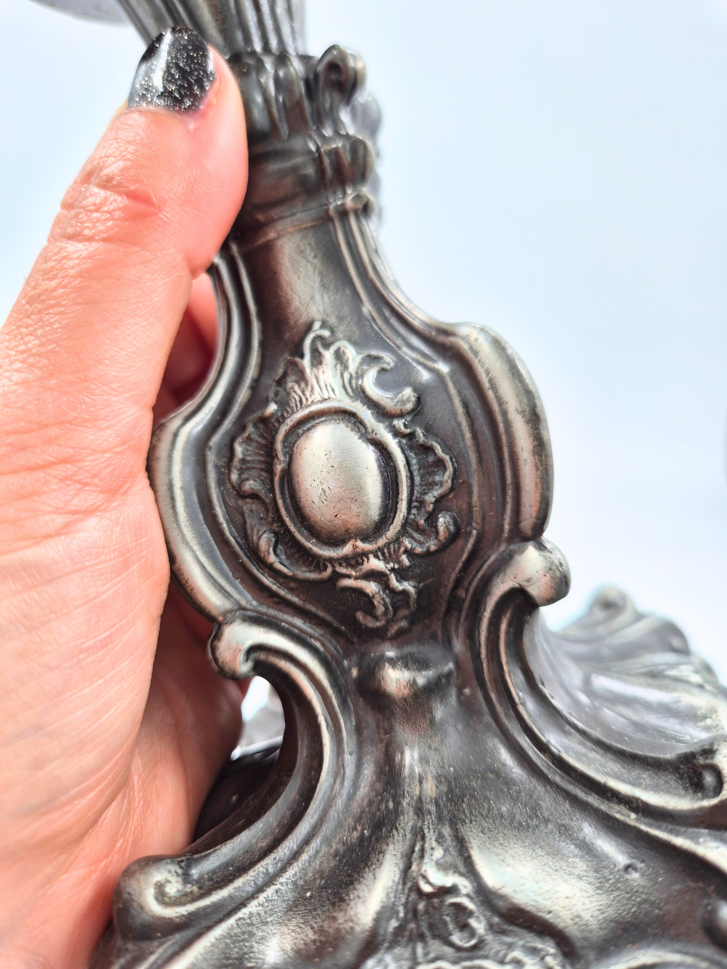 Pair of Vintage Baroque Style Candlesticks – Ornate Metal – 18 cm – Patinated