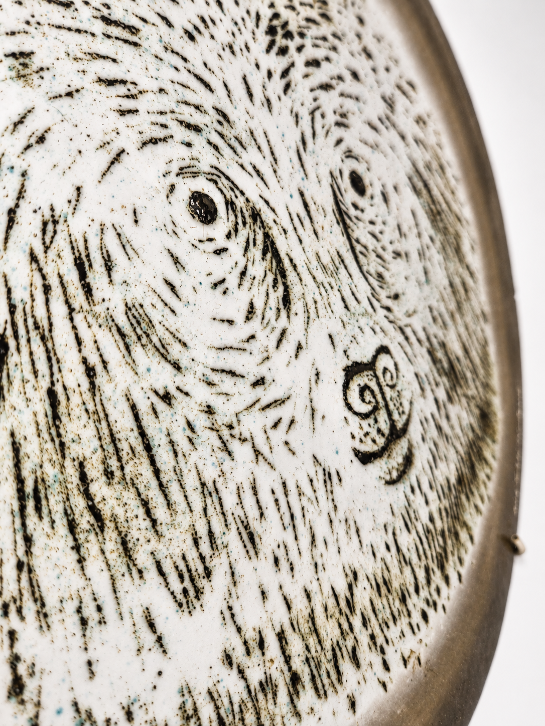 Oiva Toikka Nuutajärvi Fauna Fennica Bear Wall Plate 1983 | Finnish Vintage Glass Art