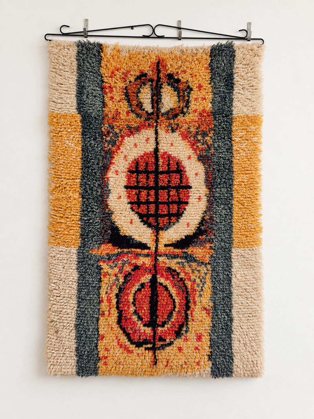 Vintage Finnish Kehrä rya rug designed by Leena-Kaisa Halme,