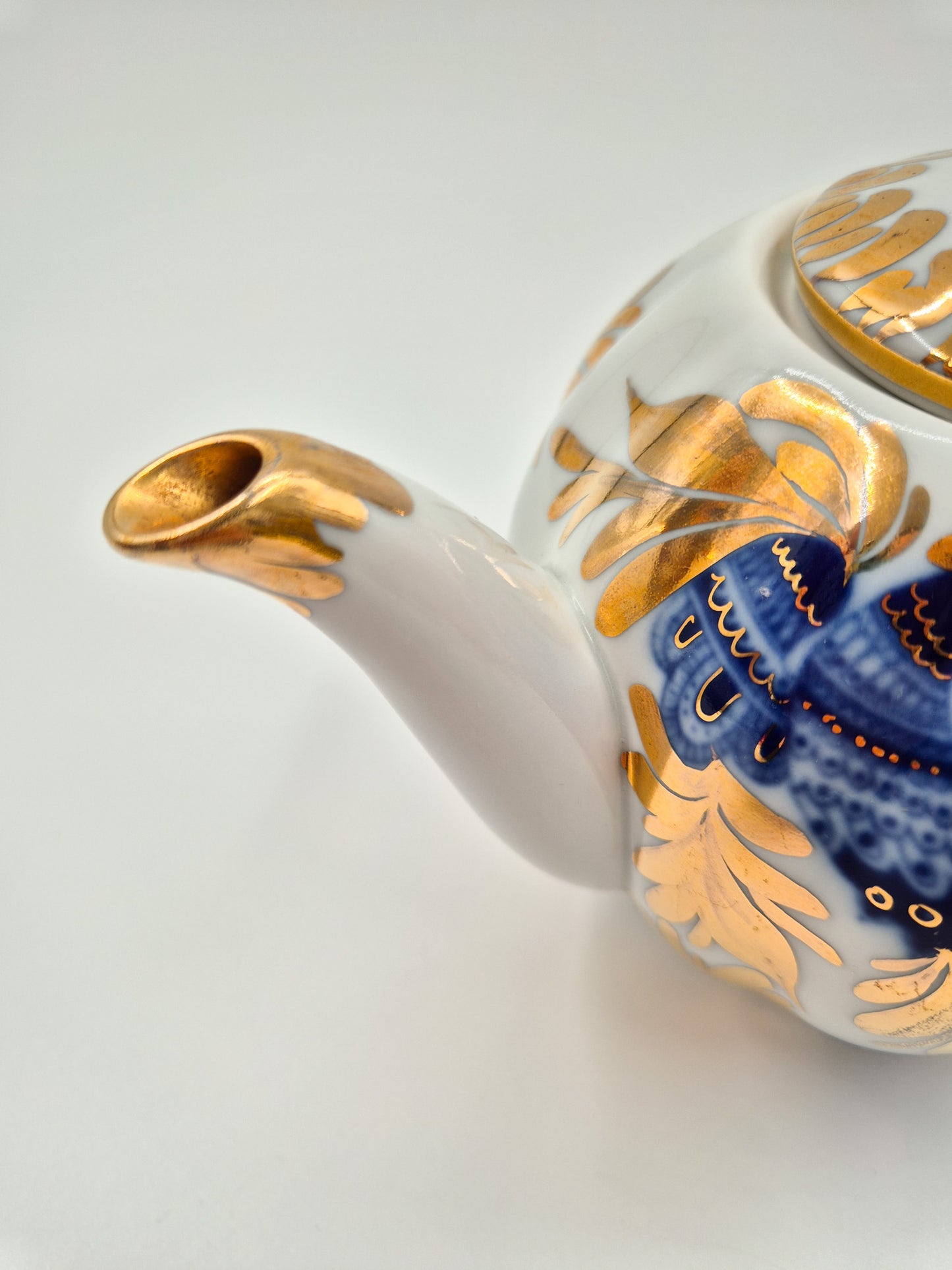 Lomonosov Golden Garden Teapot – Vintage USSR Porcelain