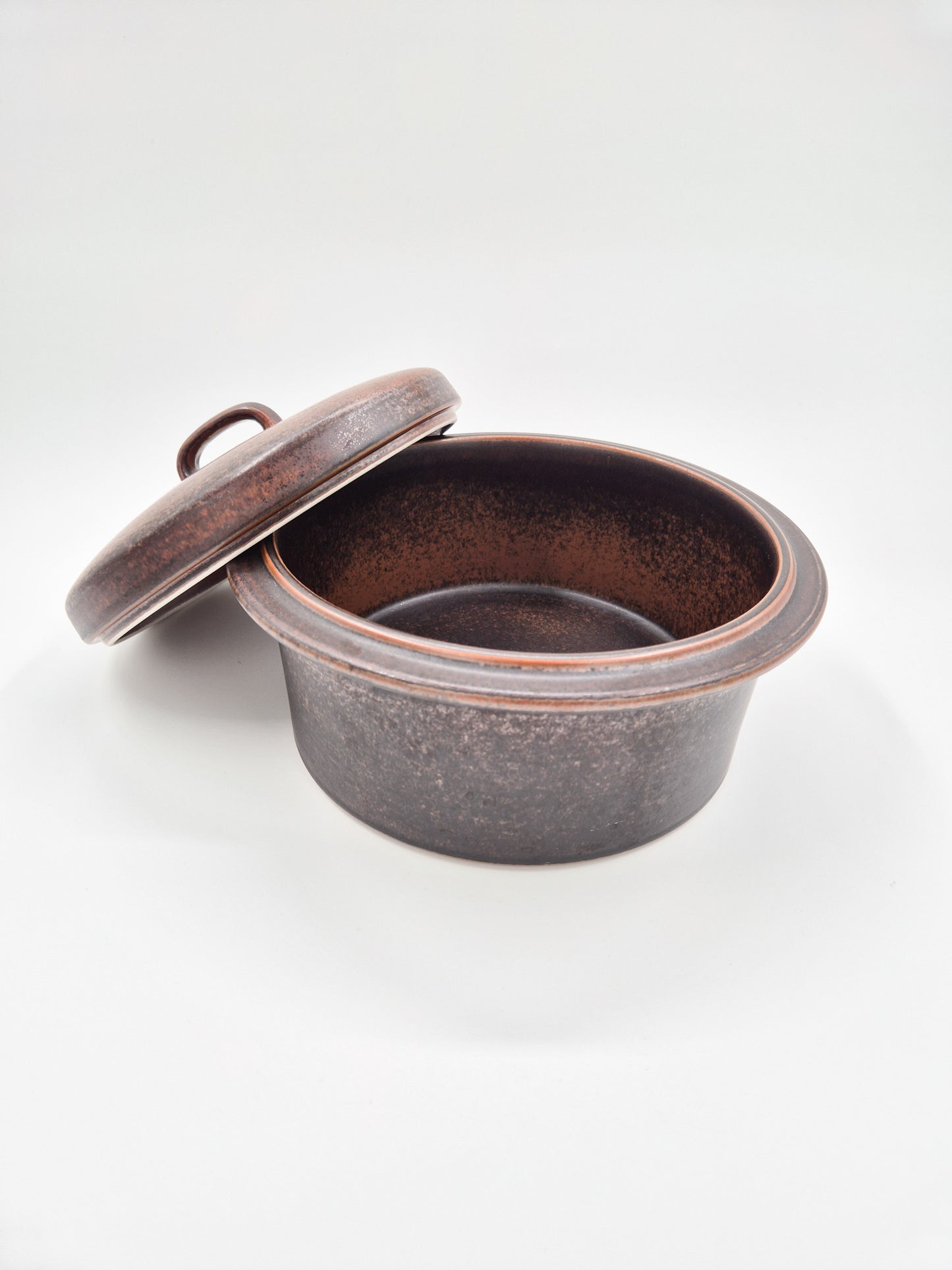 Arabia Ruska Lidded Bowl – Vintage Finnish Stoneware Serving Dish
