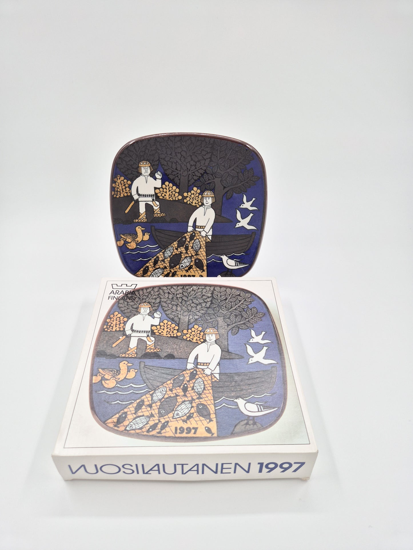 Arabia Kalevala Annual Wall Plate 1997