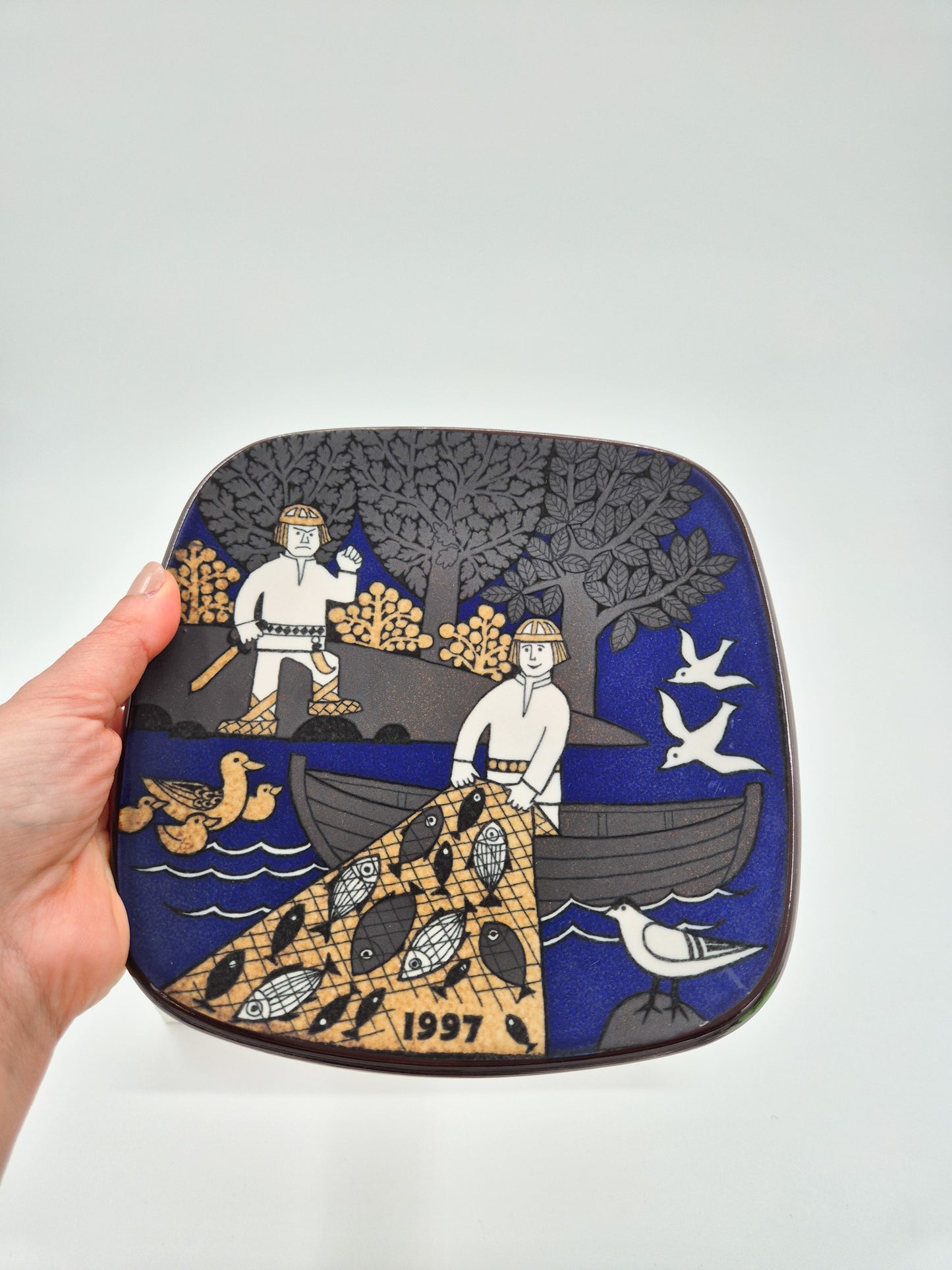 Arabia Kalevala Annual Wall Plate 1997