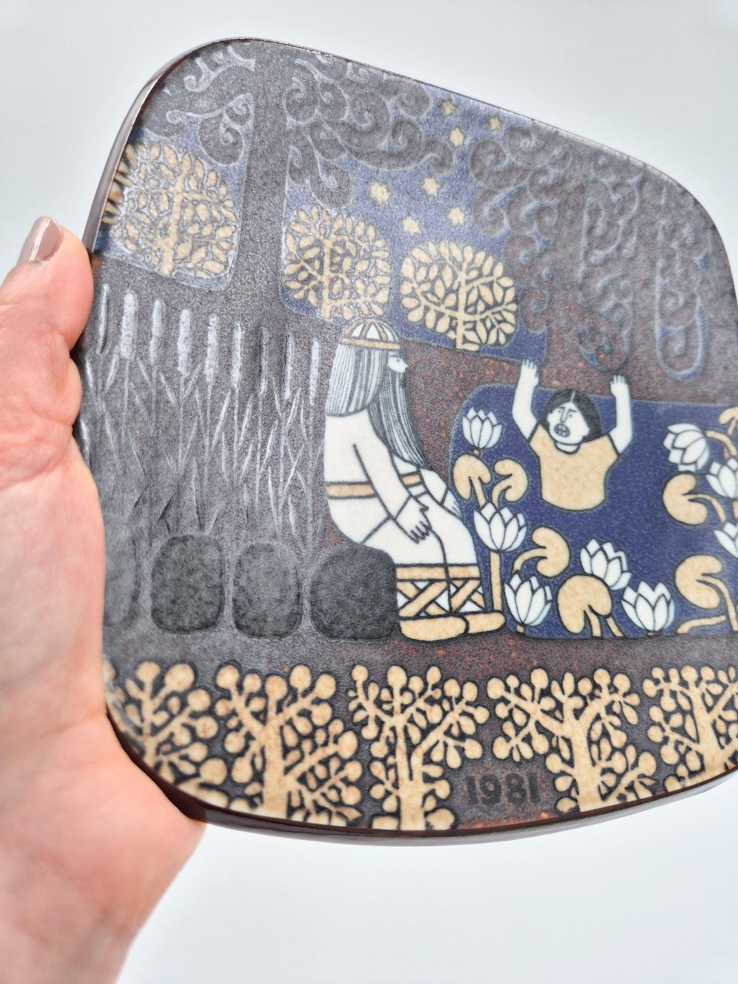 Arabia Kalevala Annual Plate 1981