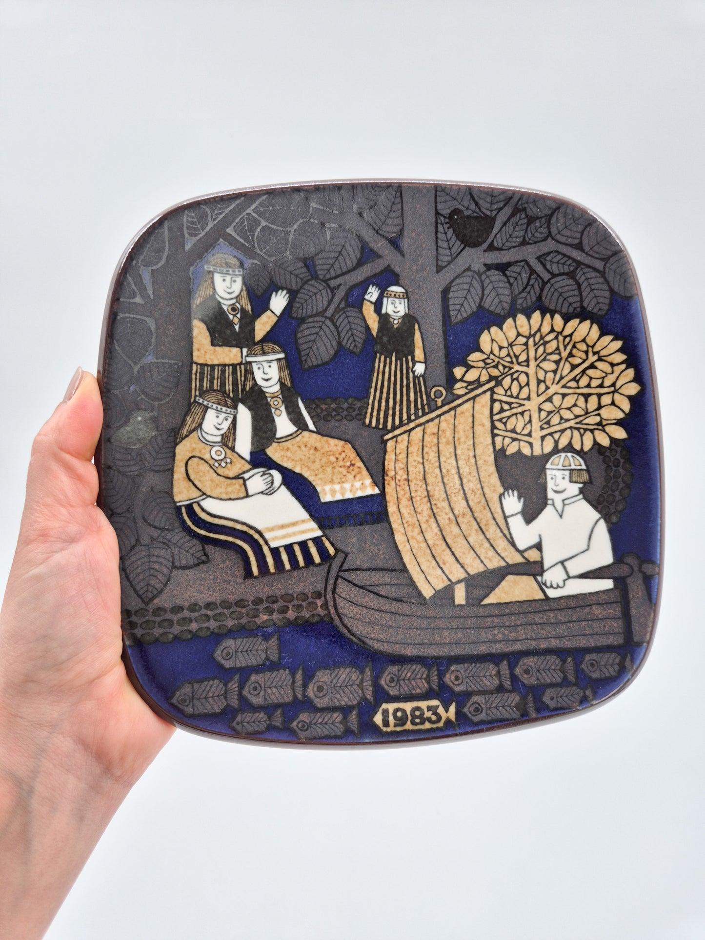 Arabia Kalevala Annual Plate 1983