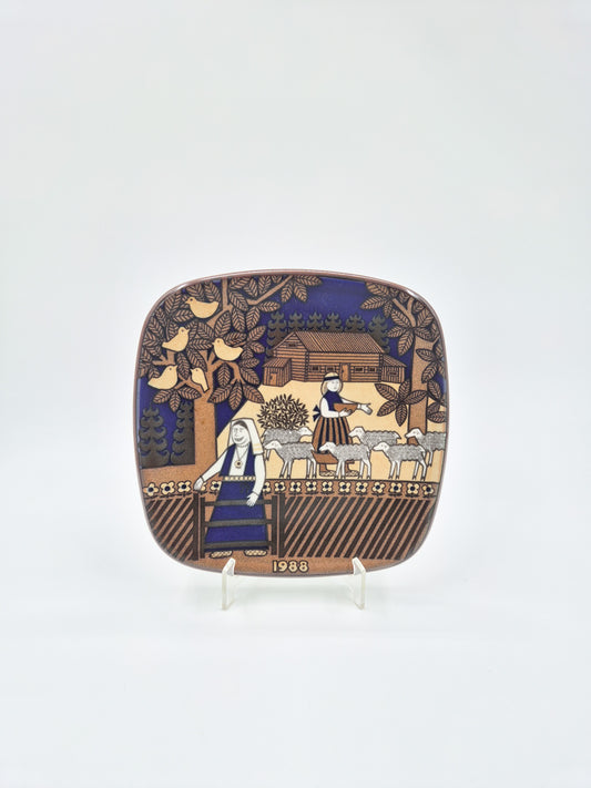 Arabia Kalevala Annual Plate 1988