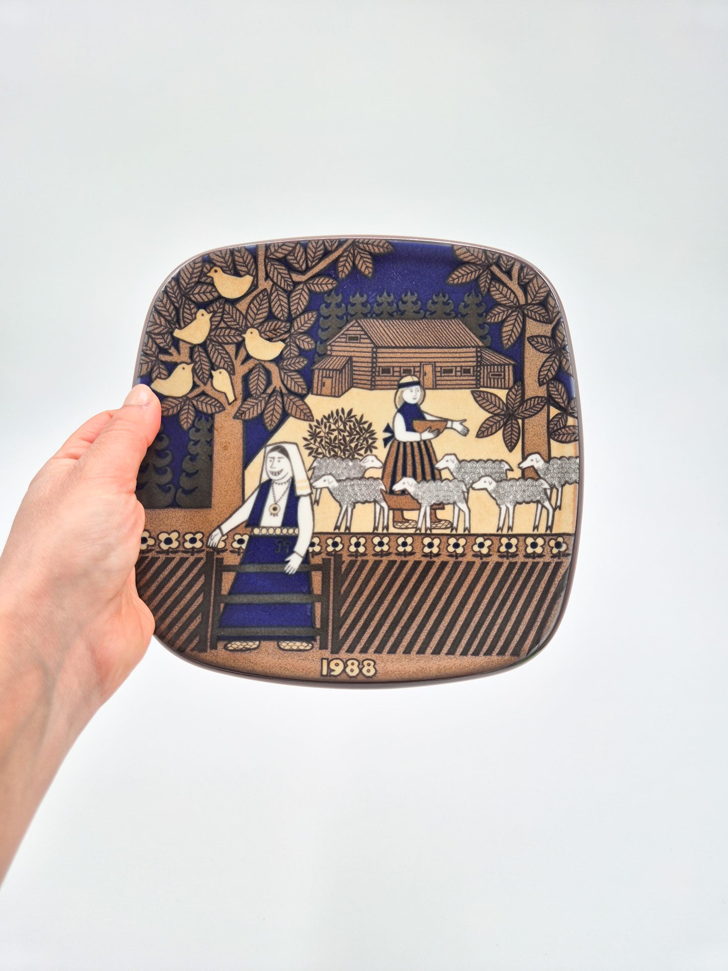 Arabia Kalevala Annual Plate 1988