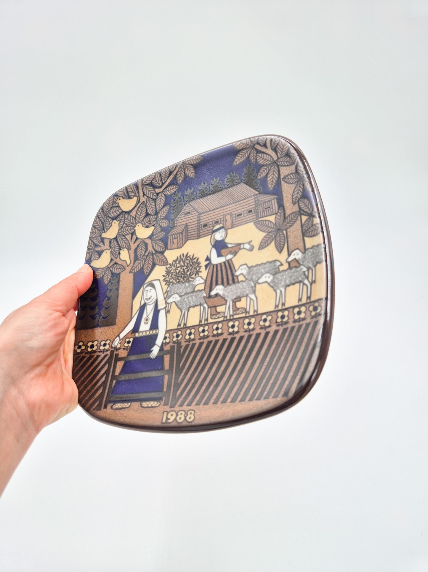 Arabia Kalevala Annual Plate 1988