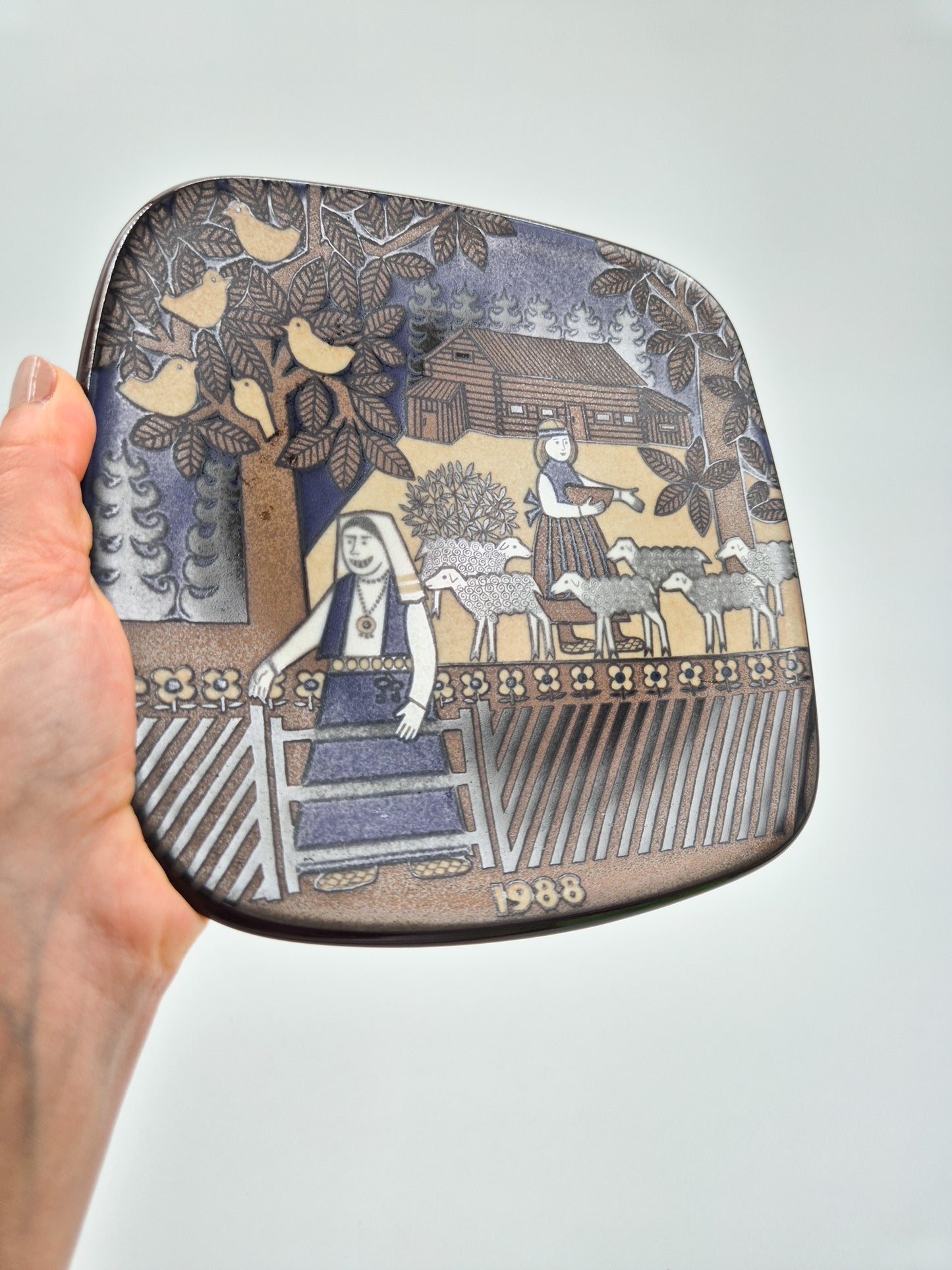 Arabia Kalevala Annual Plate 1988