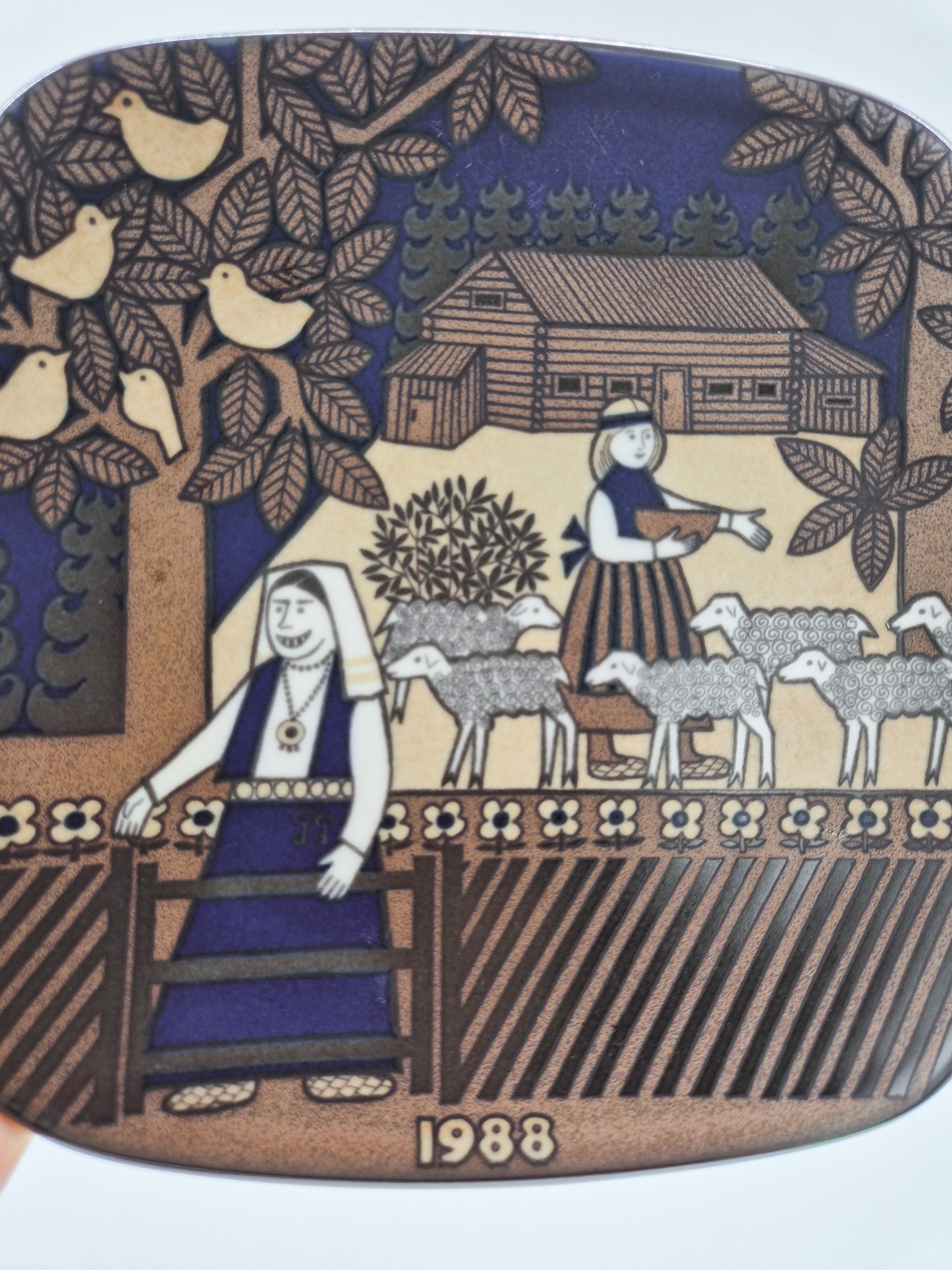 Arabia Kalevala Annual Plate 1988