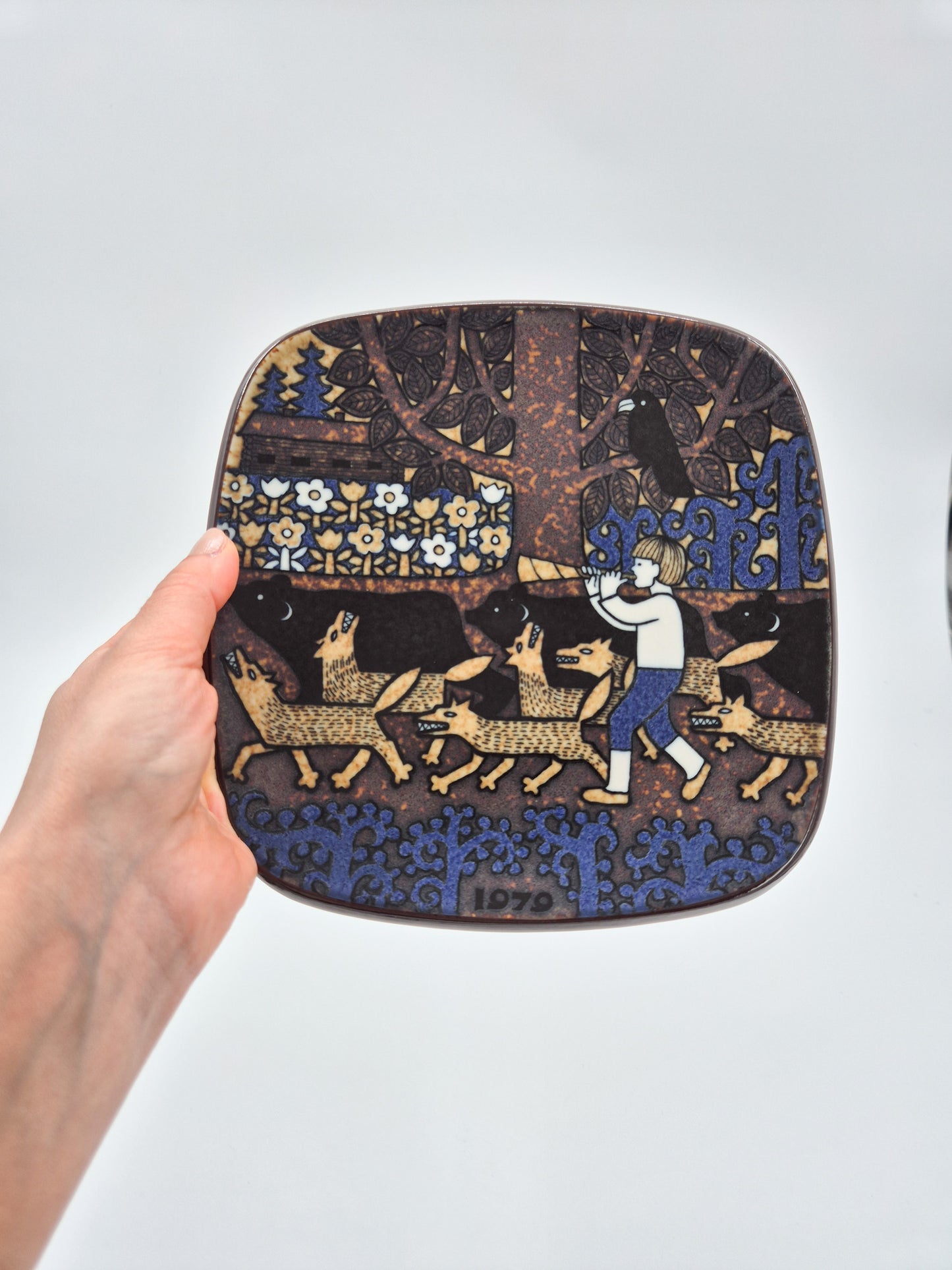 Arabia Kalevala Annual Plate 1979