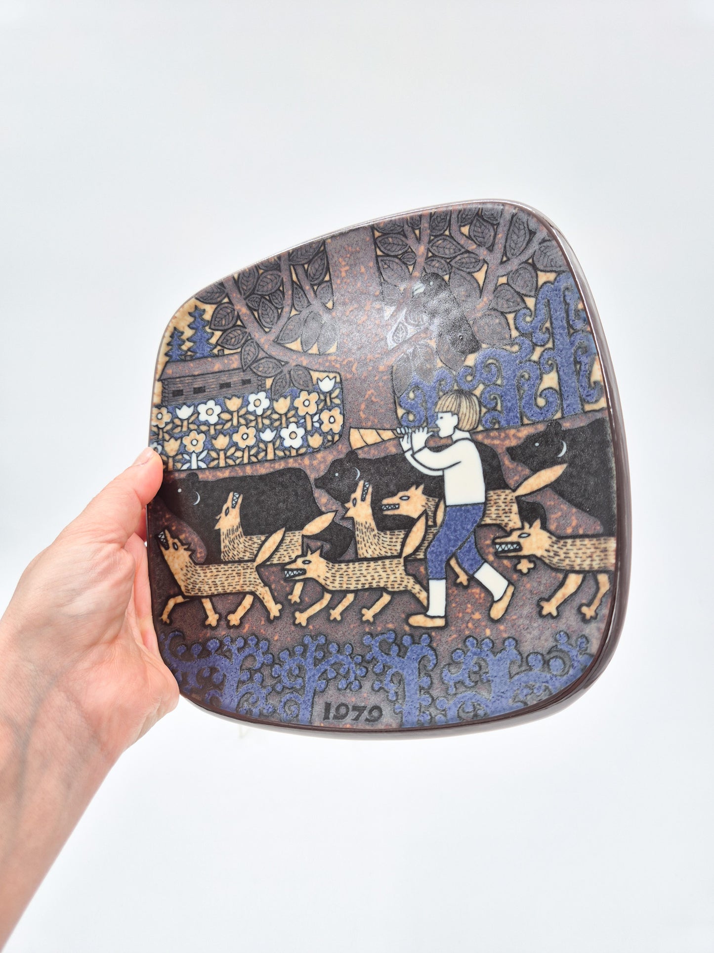 Arabia Kalevala Annual Plate 1979