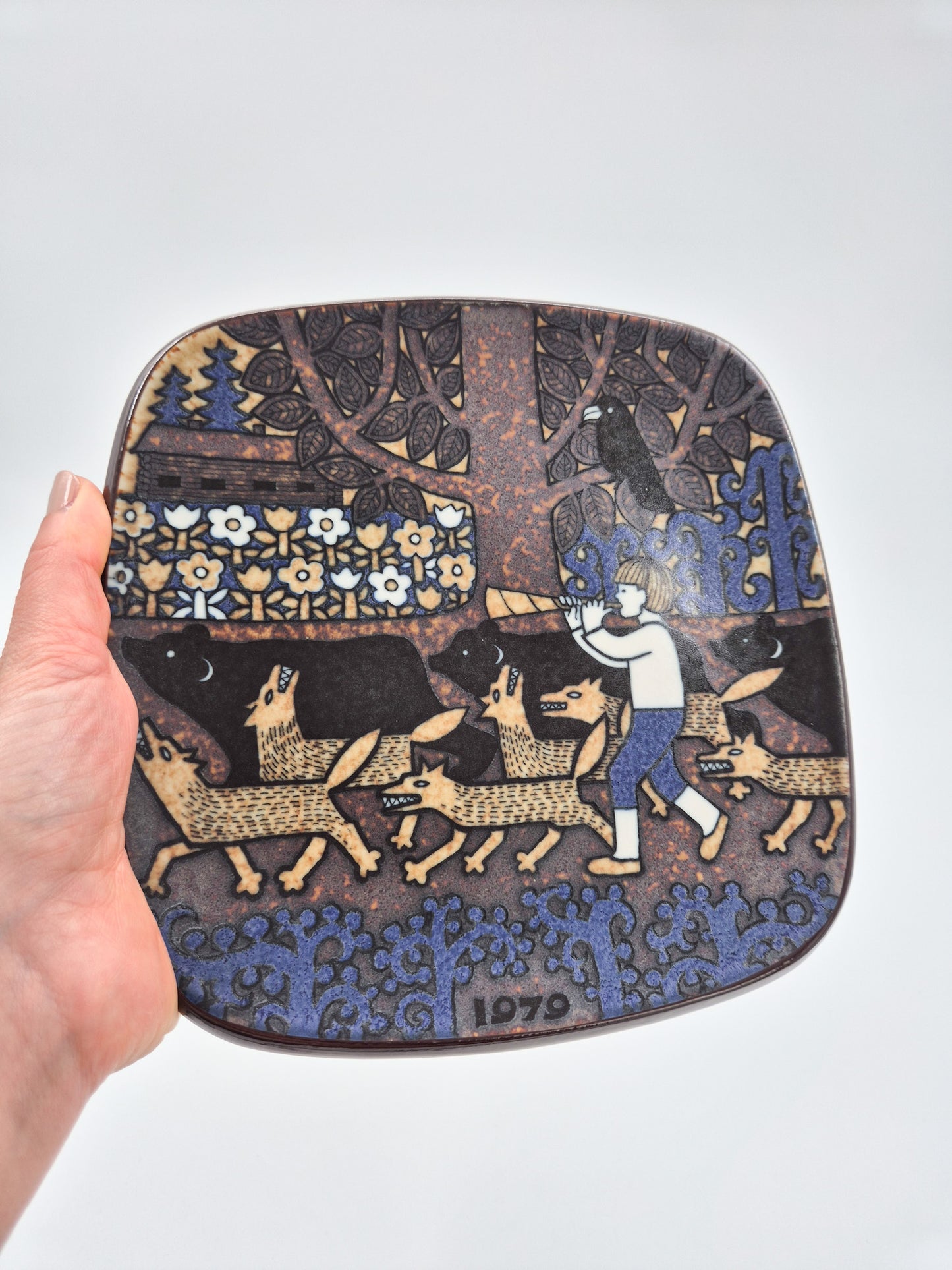 Arabia Kalevala Annual Plate 1979