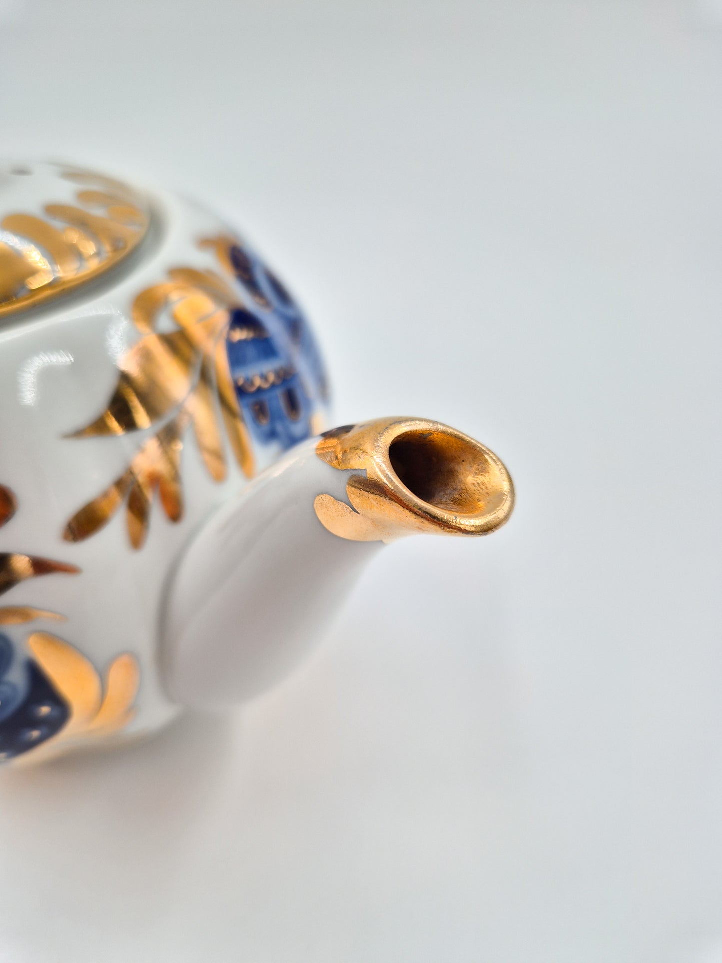 Lomonosov Golden Garden Teapot – Vintage USSR Porcelain