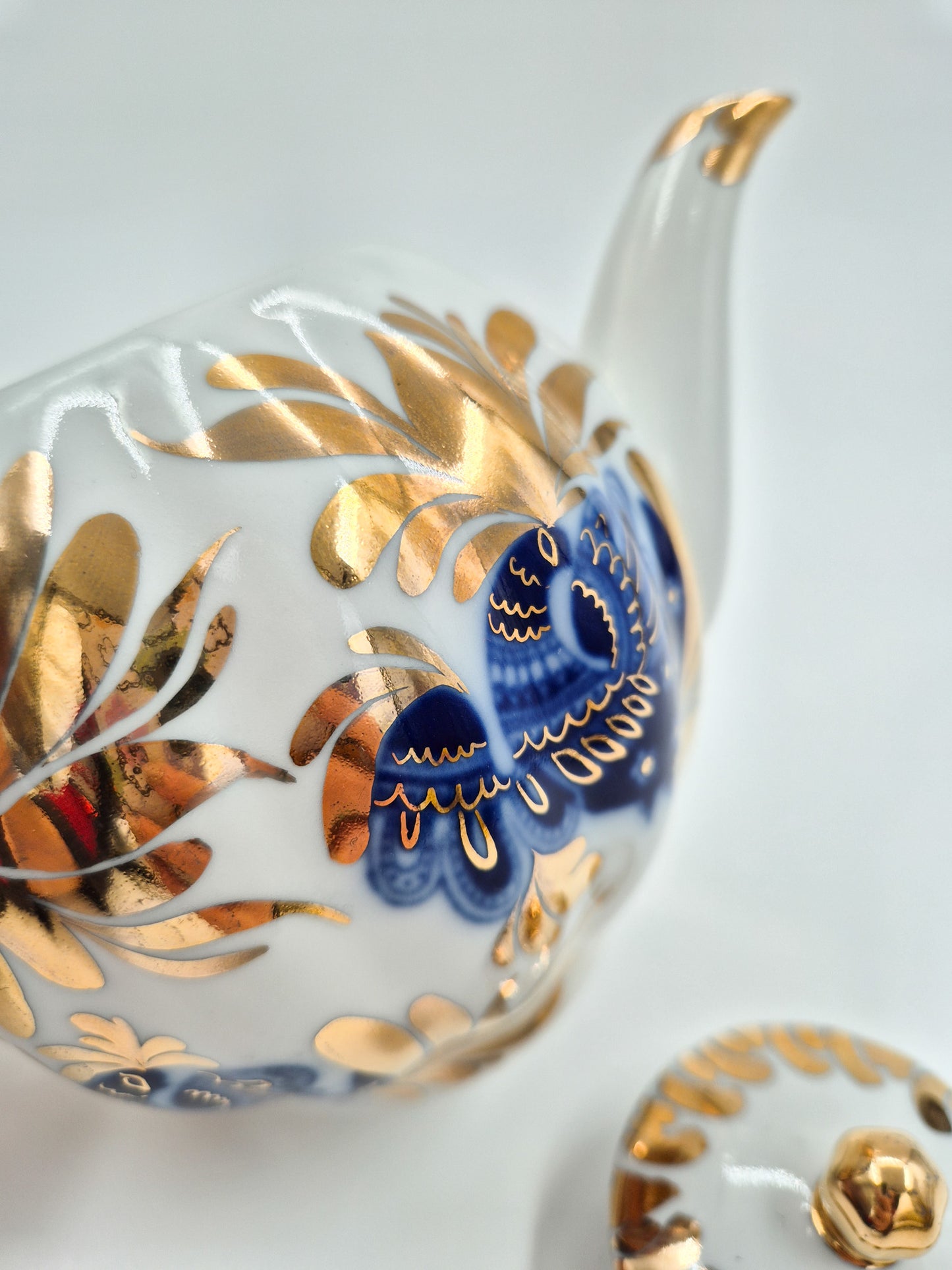 Lomonosov Golden Garden Teapot – Vintage USSR Porcelain