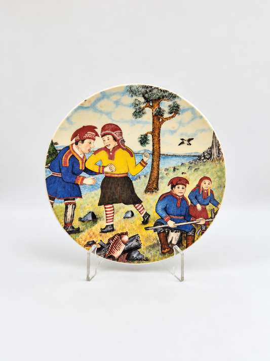 Arabia, Andreas Alariesto, Juhlat Luonnossa Wall Plate, Finnish Lapland, Naïve Art, 19.5 cm